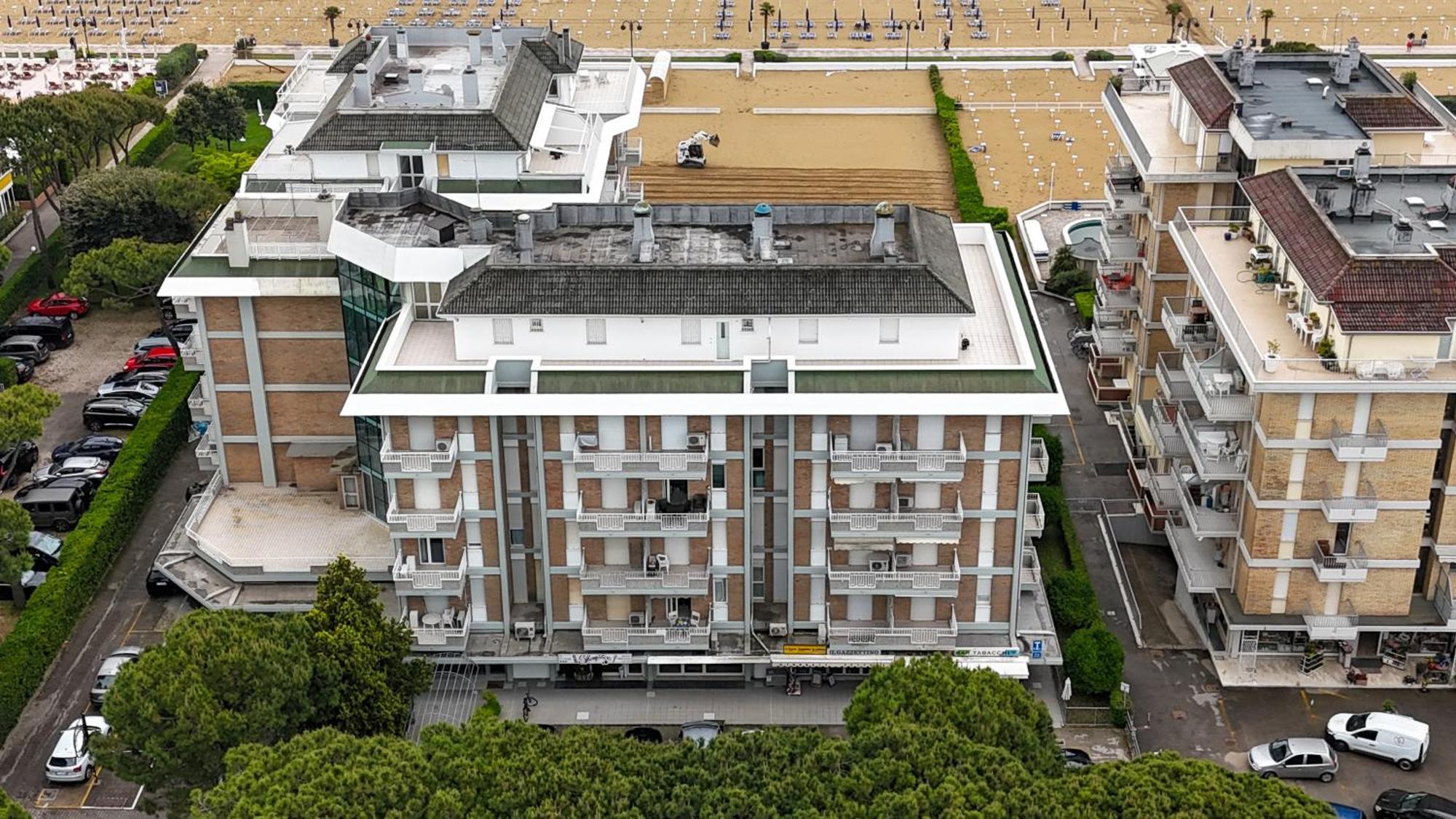 Jesolo Beach! Fronte Mare - Piscina Park E Posto Spiaggia Inclusi Εξωτερικό φωτογραφία