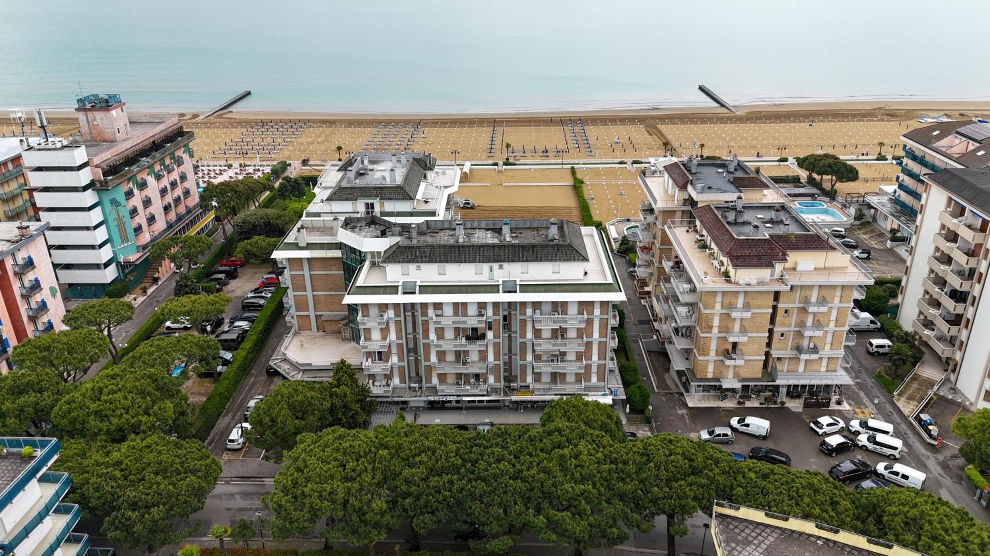Jesolo Beach! Fronte Mare - Piscina Park E Posto Spiaggia Inclusi Εξωτερικό φωτογραφία